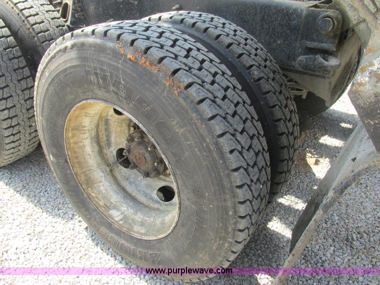 image for item BS9146 1999 Sterling L9511 dump truck