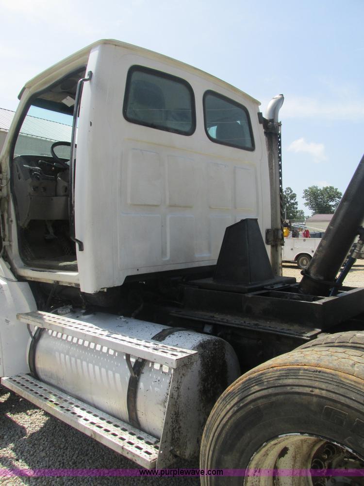 image for item BS9146 1999 Sterling L9511 dump truck