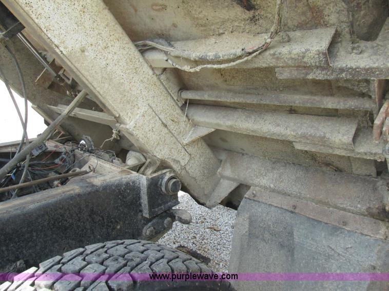 image for item BS9146 1999 Sterling L9511 dump truck