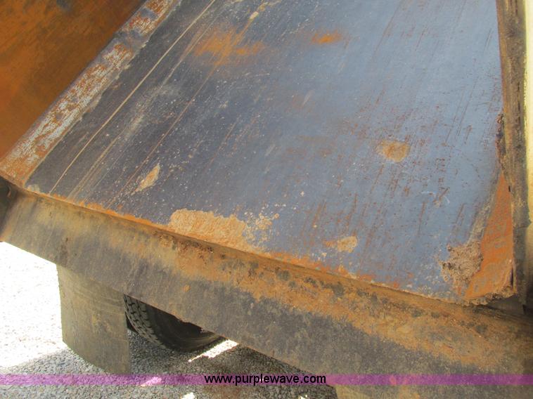 image for item BS9146 1999 Sterling L9511 dump truck