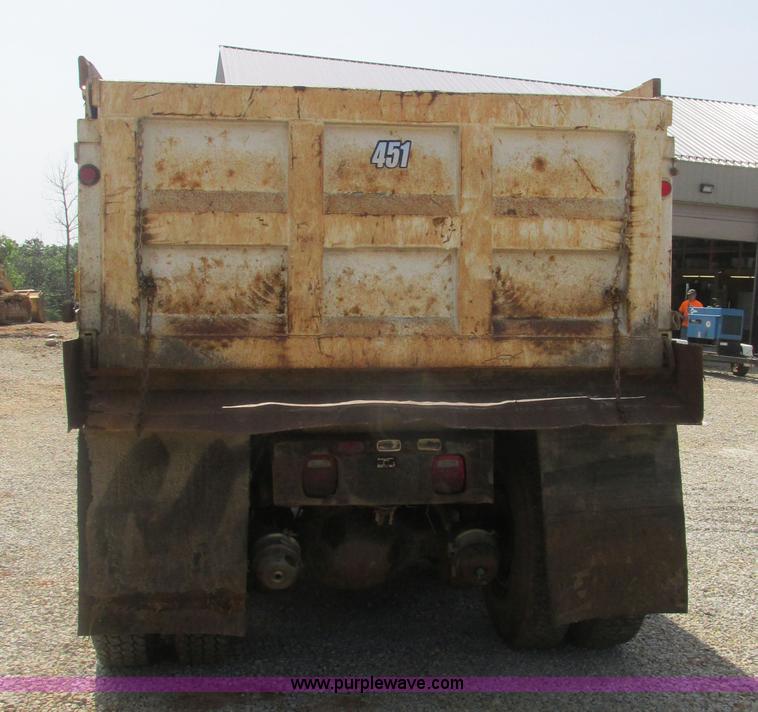 image for item BS9147 1994 Ford L9000 dump truck