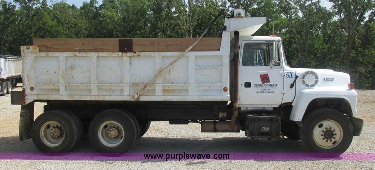 image for item BS9147 1994 Ford L9000 dump truck
