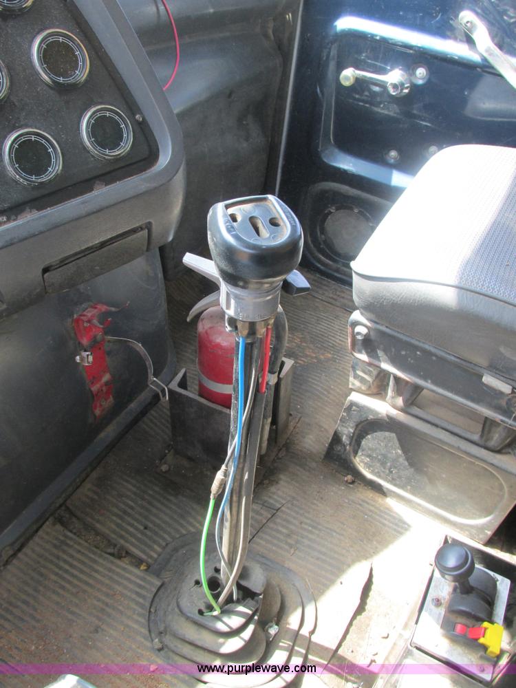 image for item BS9147 1994 Ford L9000 dump truck