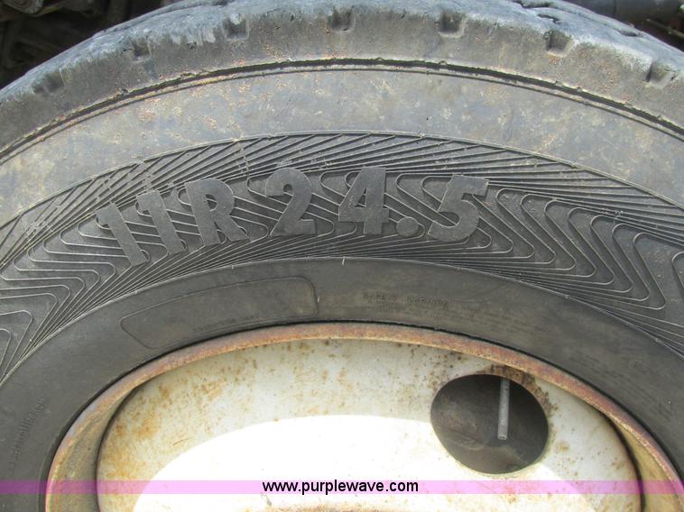 image for item BS9147 1994 Ford L9000 dump truck