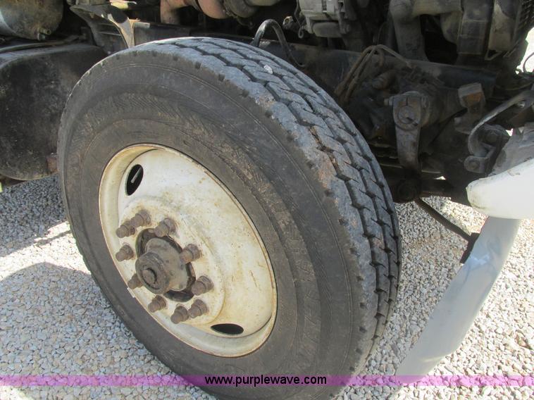 image for item BS9147 1994 Ford L9000 dump truck