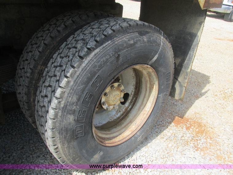 image for item BS9147 1994 Ford L9000 dump truck