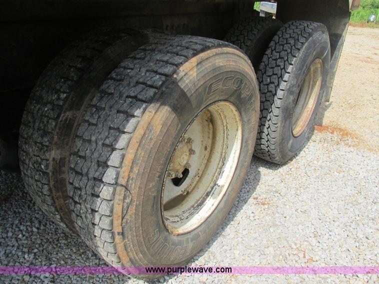 image for item BS9147 1994 Ford L9000 dump truck