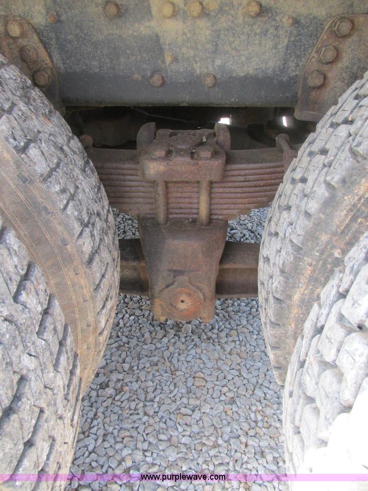 image for item BS9147 1994 Ford L9000 dump truck