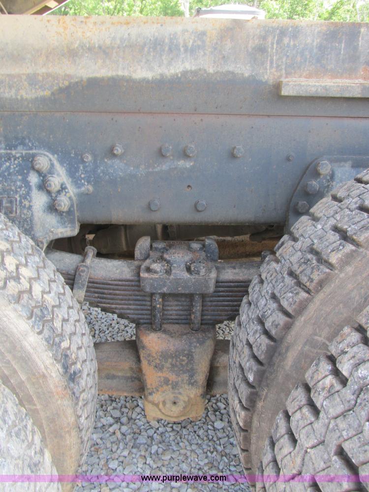 image for item BS9147 1994 Ford L9000 dump truck