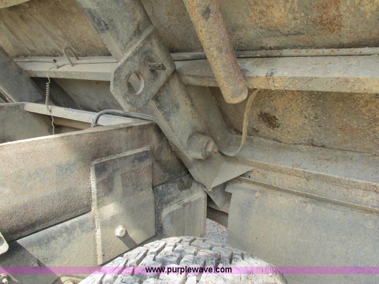 image for item BS9147 1994 Ford L9000 dump truck