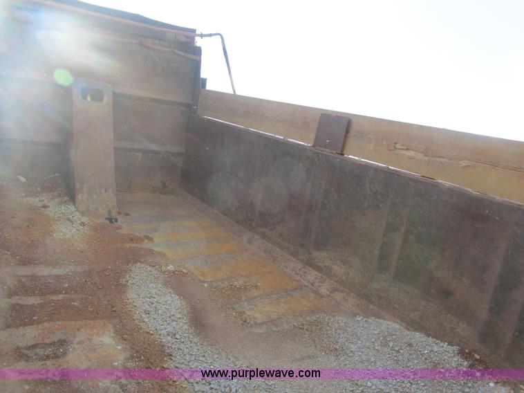 image for item BS9147 1994 Ford L9000 dump truck