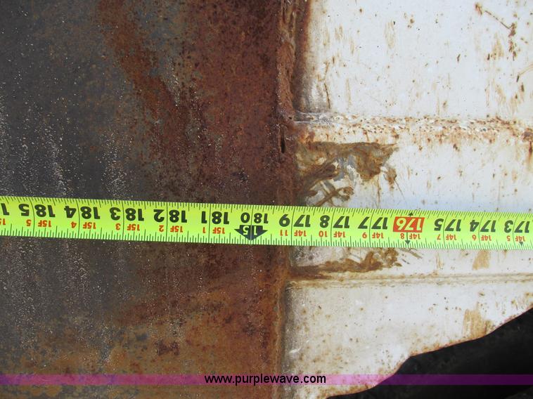 image for item BS9147 1994 Ford L9000 dump truck