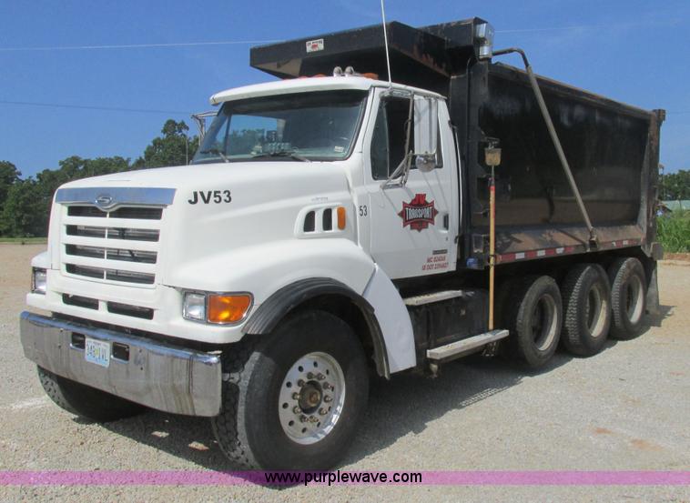 image for item BS9148 1999 Sterling L9511 dump truck