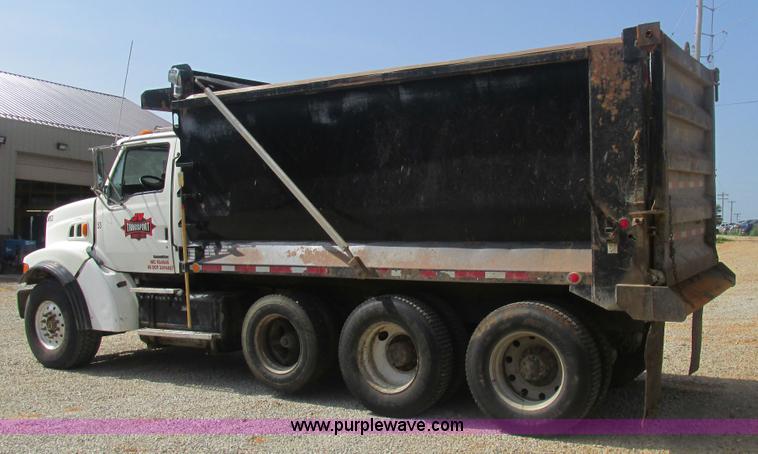 image for item BS9148 1999 Sterling L9511 dump truck