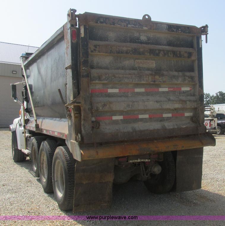 image for item BS9148 1999 Sterling L9511 dump truck