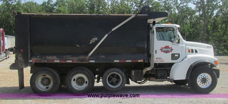 image for item BS9148 1999 Sterling L9511 dump truck