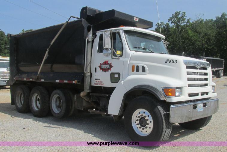 image for item BS9148 1999 Sterling L9511 dump truck
