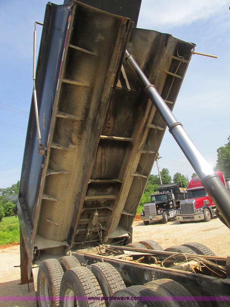 image for item BS9148 1999 Sterling L9511 dump truck