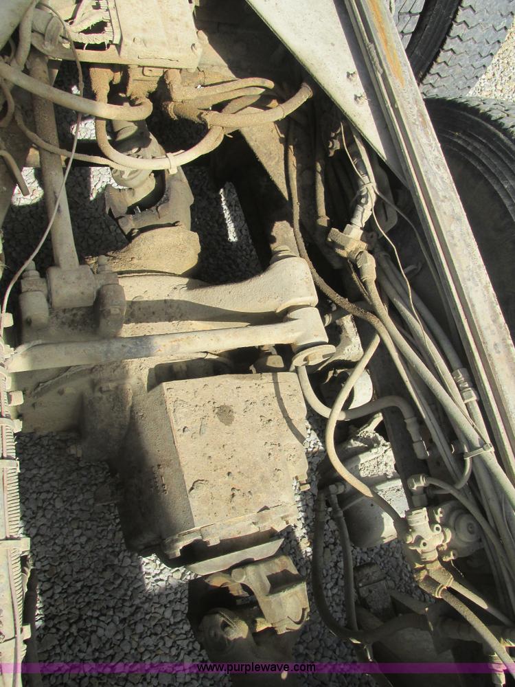 image for item BS9148 1999 Sterling L9511 dump truck