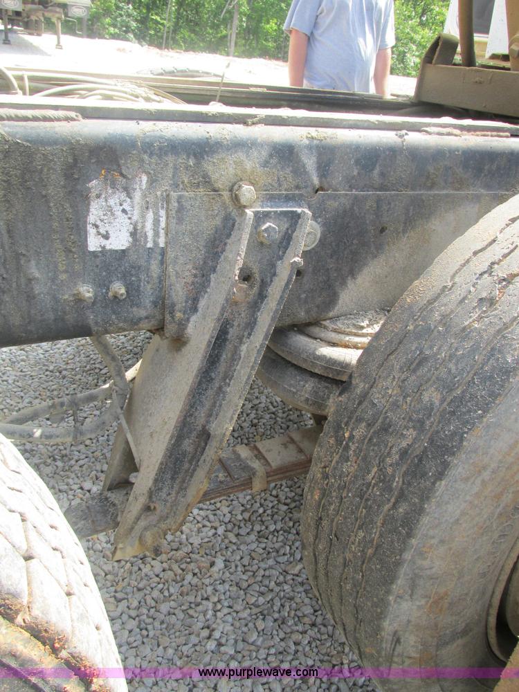 image for item BS9148 1999 Sterling L9511 dump truck
