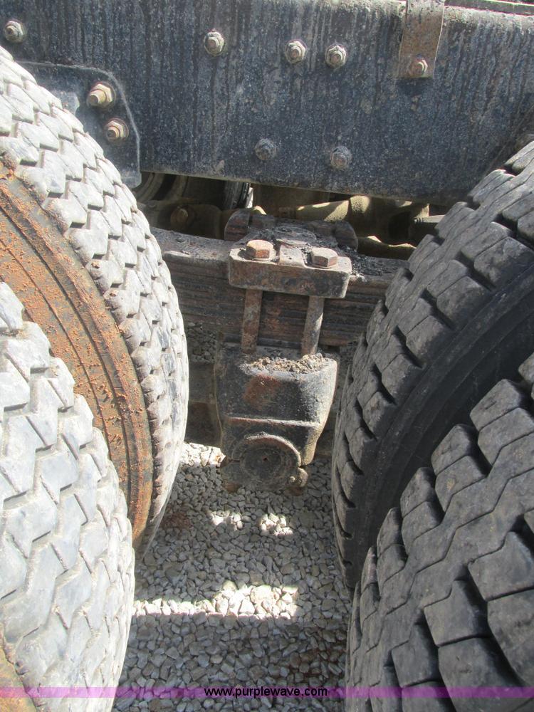 image for item BS9148 1999 Sterling L9511 dump truck