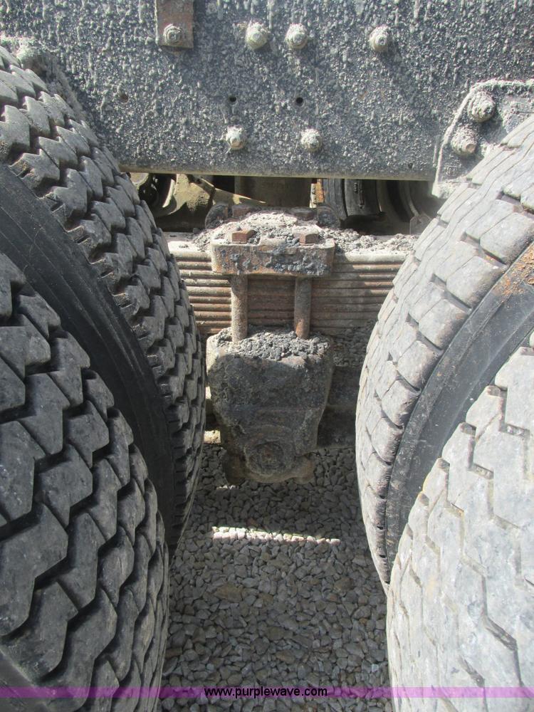 image for item BS9148 1999 Sterling L9511 dump truck