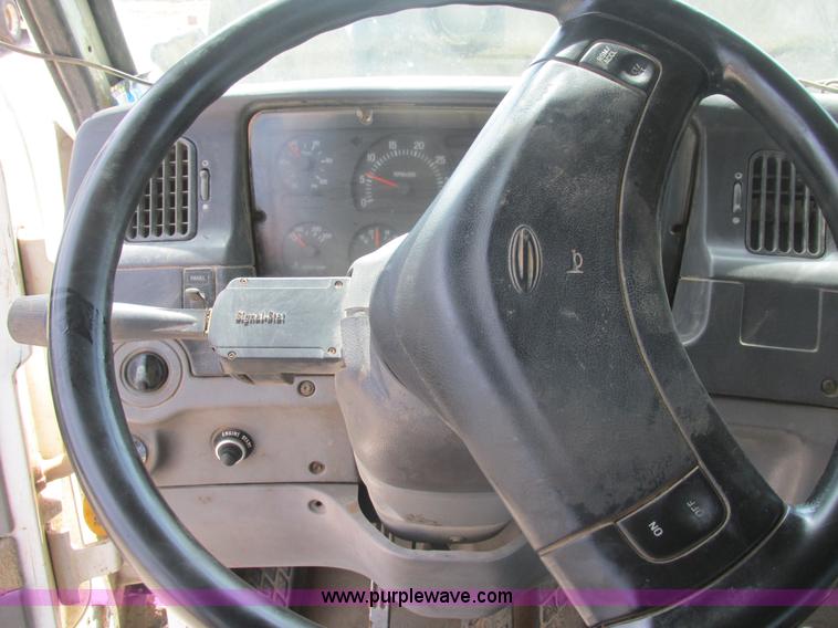 image for item BS9148 1999 Sterling L9511 dump truck