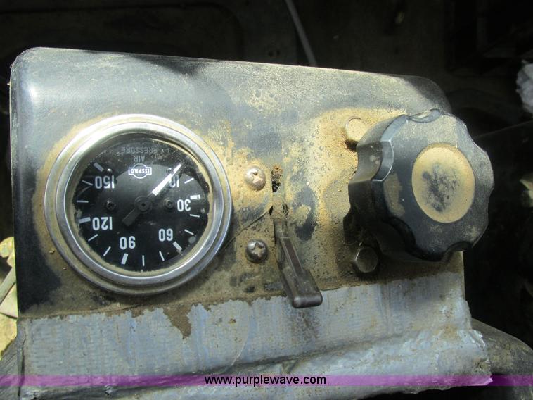 image for item BS9148 1999 Sterling L9511 dump truck