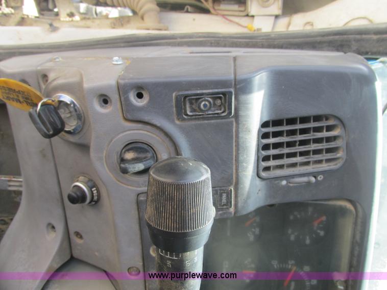 image for item BS9148 1999 Sterling L9511 dump truck