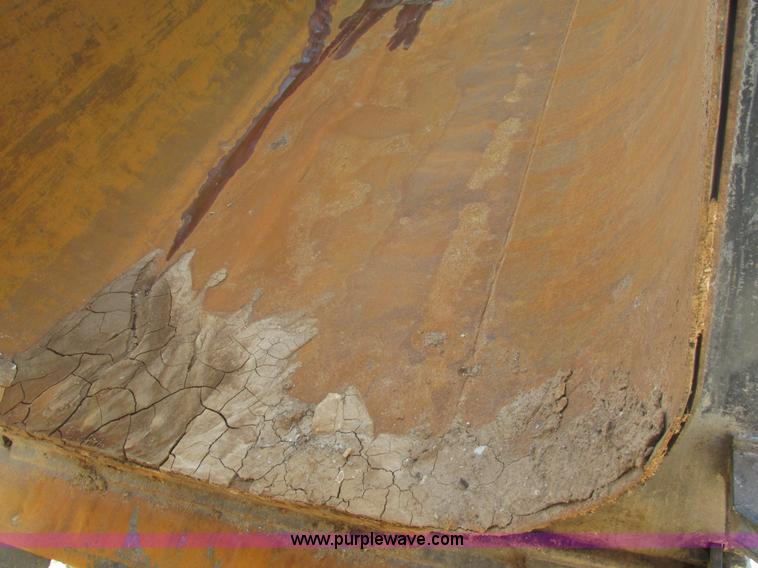 image for item BS9148 1999 Sterling L9511 dump truck