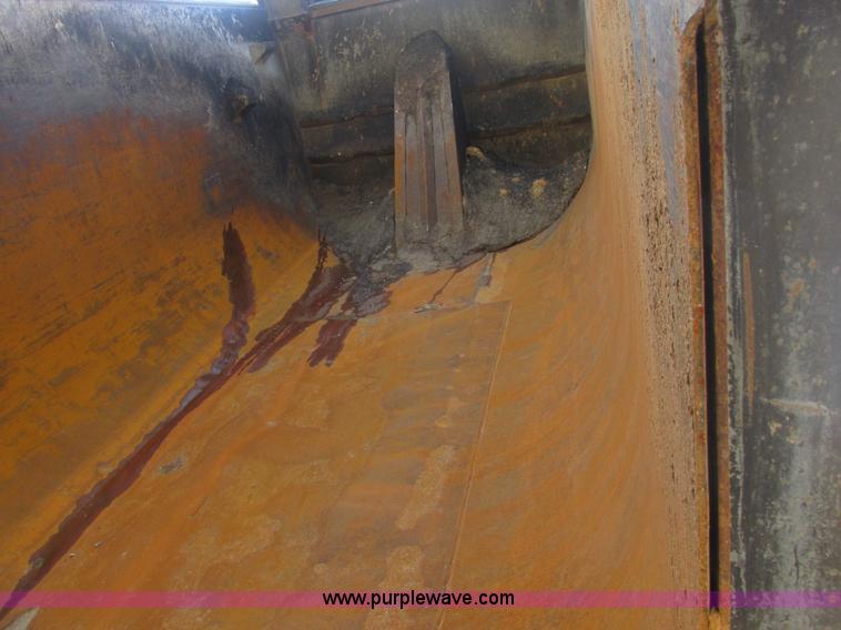 image for item BS9148 1999 Sterling L9511 dump truck