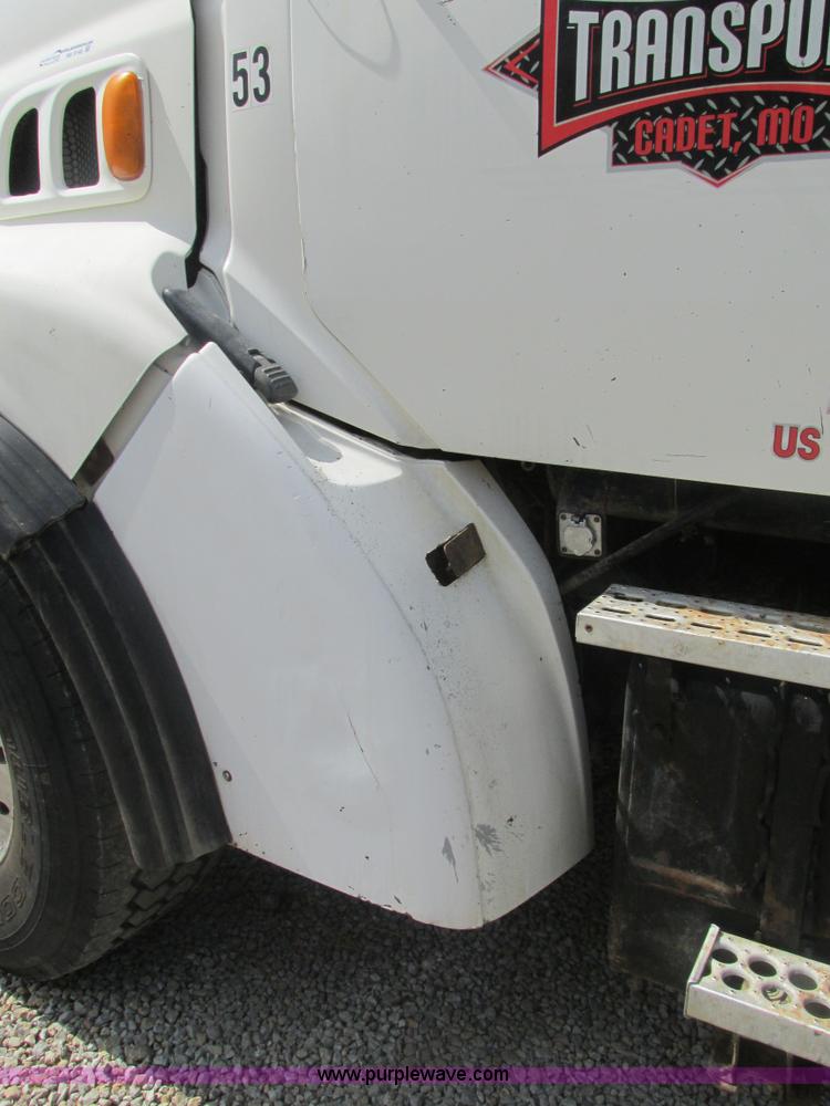 image for item BS9148 1999 Sterling L9511 dump truck