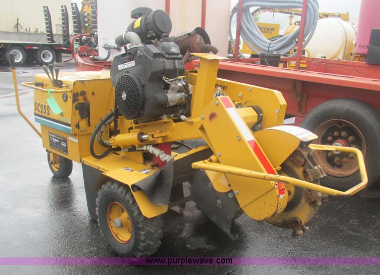 image for item BS9160 Vermeer SC252 stump grinder