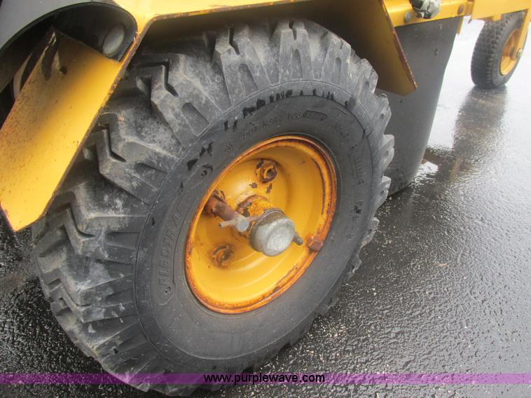 image for item BS9160 Vermeer SC252 stump grinder