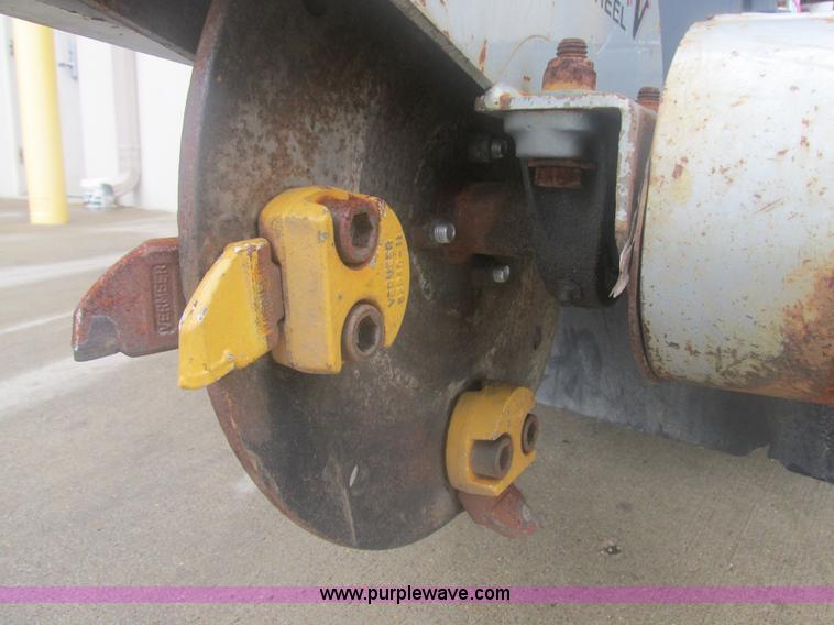 image for item BS9166 Dosko stump grinder