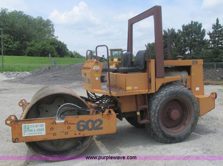 image for item BS9168 Case 602D smooth drum roller