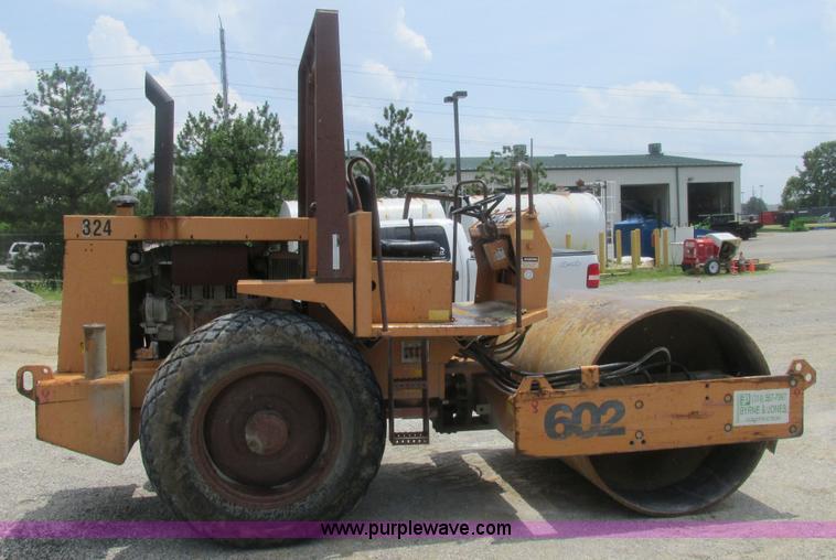 image for item BS9168 Case 602D smooth drum roller