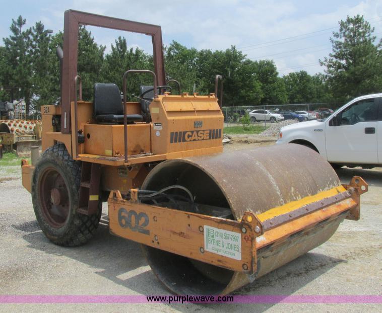 image for item BS9168 Case 602D smooth drum roller