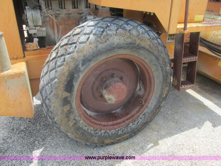 image for item BS9168 Case 602D smooth drum roller