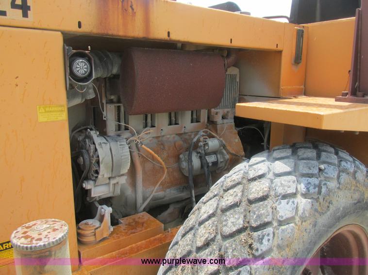 image for item BS9168 Case 602D smooth drum roller