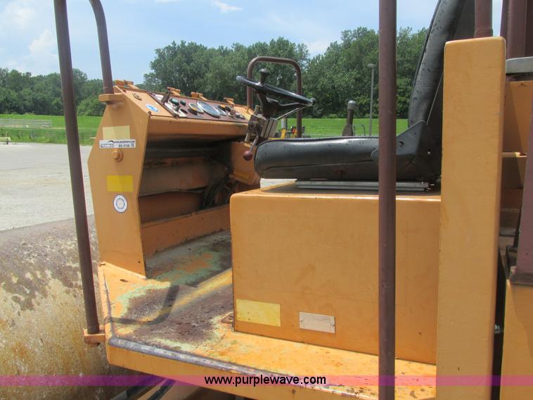 image for item BS9168 Case 602D smooth drum roller