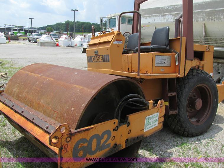 image for item BS9169 Case 602D smooth drum roller