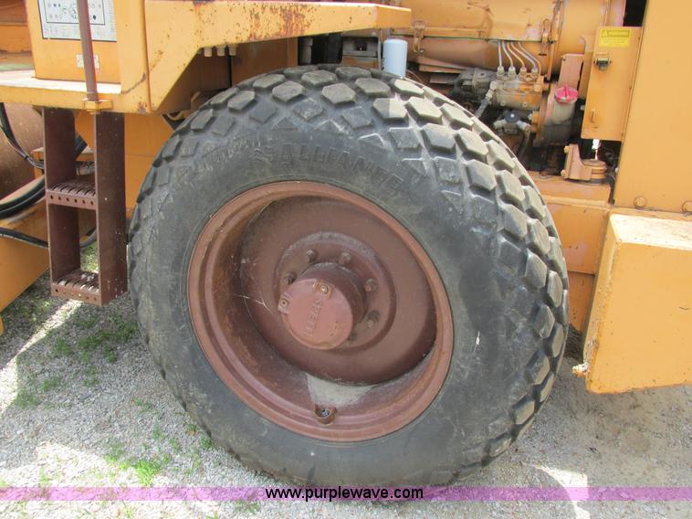 image for item BS9169 Case 602D smooth drum roller