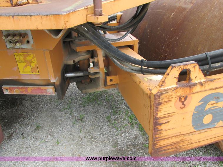 image for item BS9169 Case 602D smooth drum roller