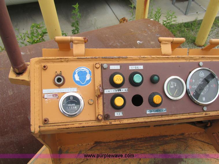 image for item BS9169 Case 602D smooth drum roller