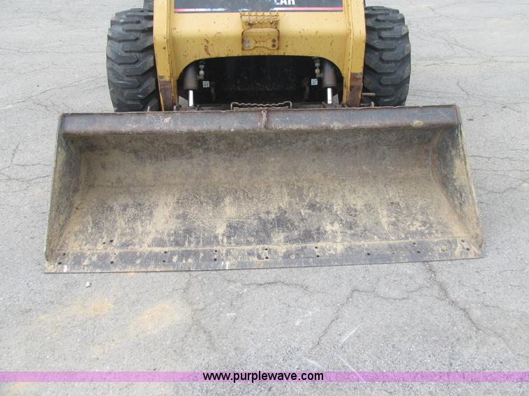 image for item BS9183 2005 Caterpillar 248B skid steer