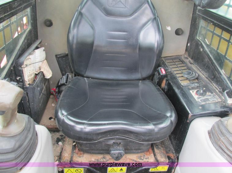 image for item BS9183 2005 Caterpillar 248B skid steer