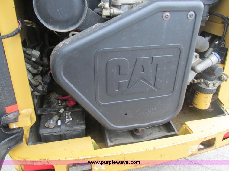 image for item BS9183 2005 Caterpillar 248B skid steer