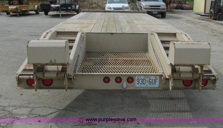 image for item BS9185 2011 Trail King TK24LP262 equipment trailer