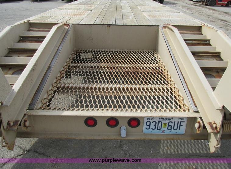 image for item BS9185 2011 Trail King TK24LP262 equipment trailer